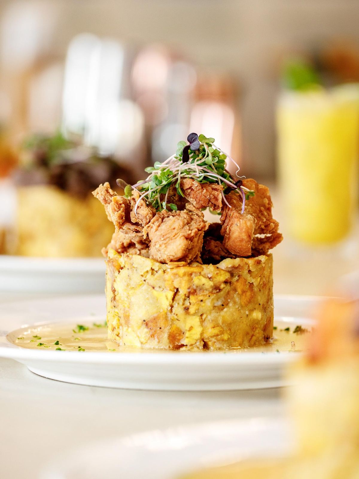 Mofongo de Chicharrón de Pollo sin Hueso